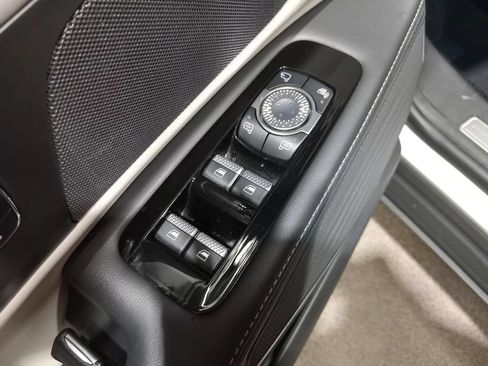 Certified 2024 Lincoln Nautilus Premier AWD/4WD image 18