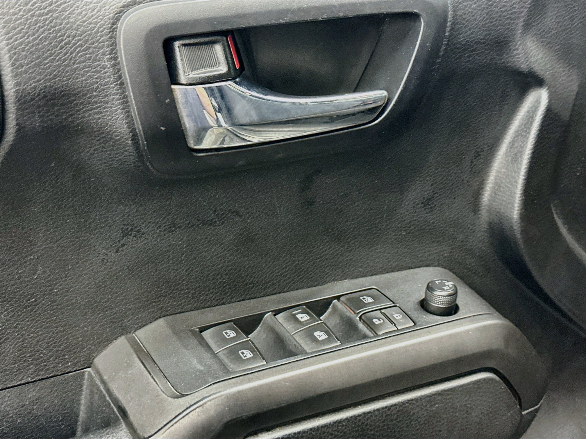Used 2019 Toyota Tacoma TRD Off-Road AWD/4WD image 15