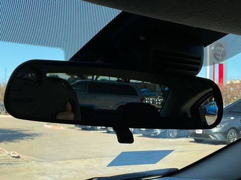 New 2025 Nissan Versa SR image 24