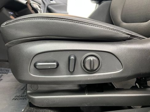 Used 2022 Buick Encore GX Select w/ Sport Touring Package FWD image 13