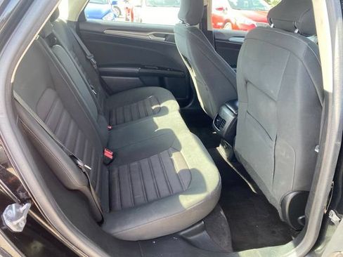 Used 2017 Ford Fusion SE FWD image 22