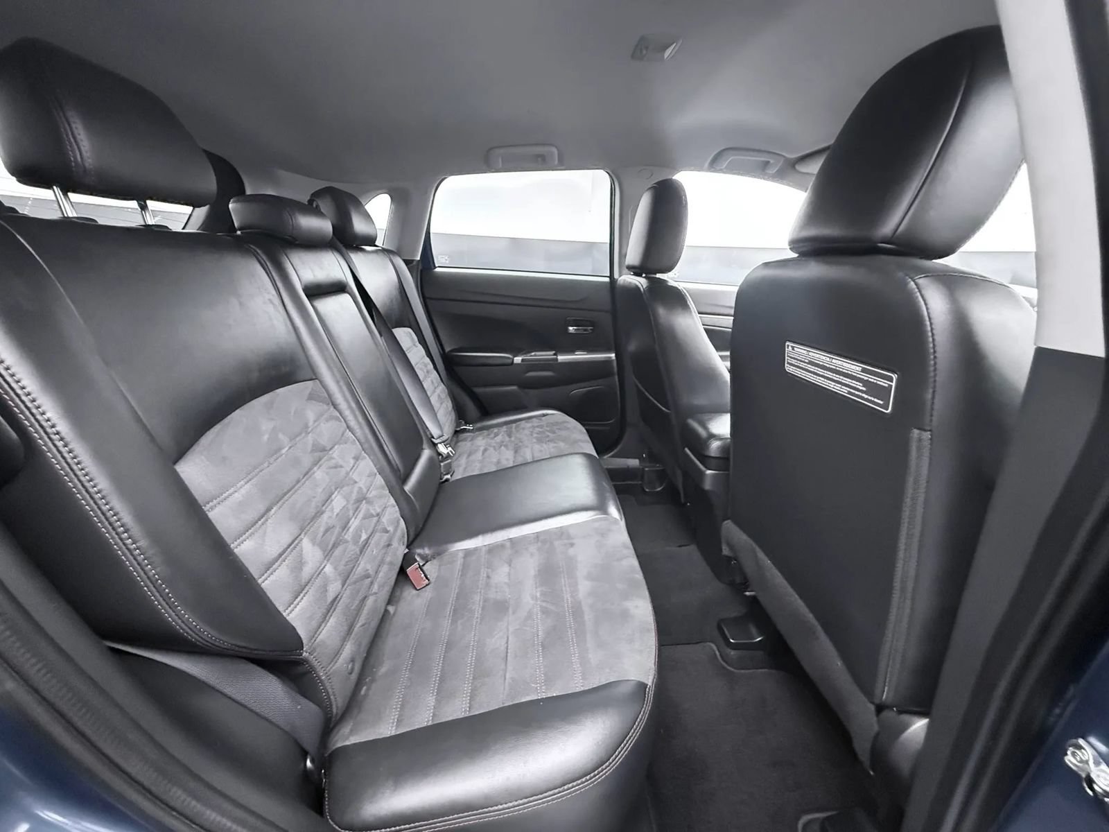 Used 2018 Mitsubishi Outlander Sport SE AWD/4WD image 22