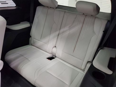 New 2026 Cadillac Vistiq Sport w/ LPO, Floor Liner Package image 28
