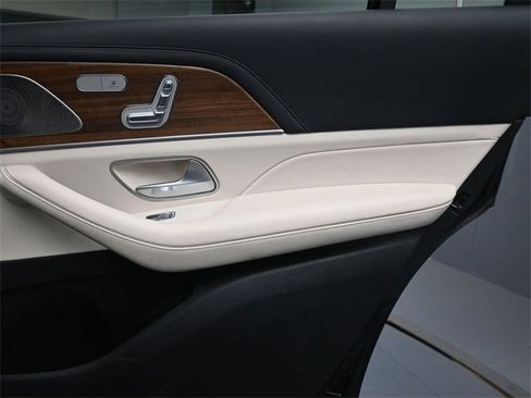 Used 2024 Mercedes-Benz GLS 63 AMG 4MATIC image 30