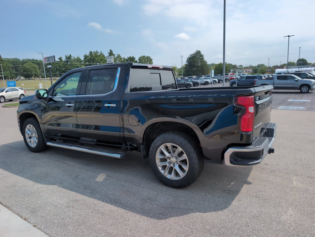 Used 2021 Chevrolet Silverado 1500 LTZ w/ LTZ Premium Package AWD/4WD image 6