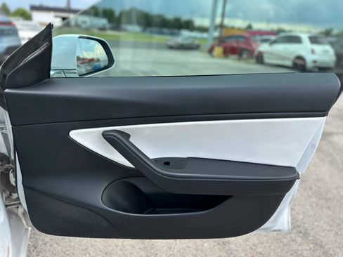 Used 2020 Tesla Model 3 Performance AWD/4WD image 21