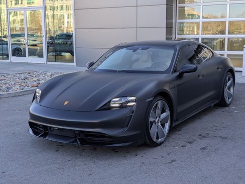 Used 2021 Porsche Taycan Turbo image 8
