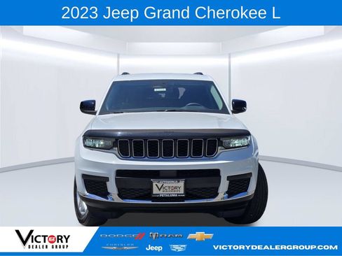 Used 2023 Jeep Grand Cherokee L Laredo AWD/4WD image 3