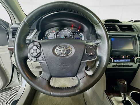 Used 2014 Toyota Camry XLE w/ Leather Package FWD image 15