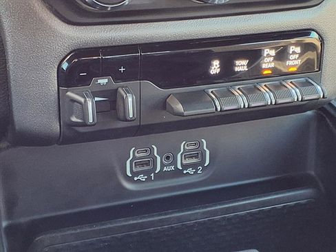 Used 2021 RAM 2500 Big Horn w/ Level 1 Equipment Group image 9