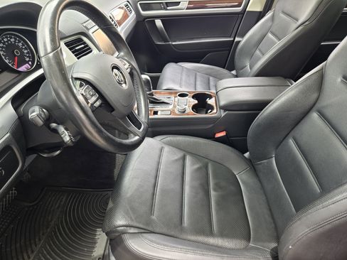 Used 2016 Volkswagen Touareg VR6 AWD/4WD image 11