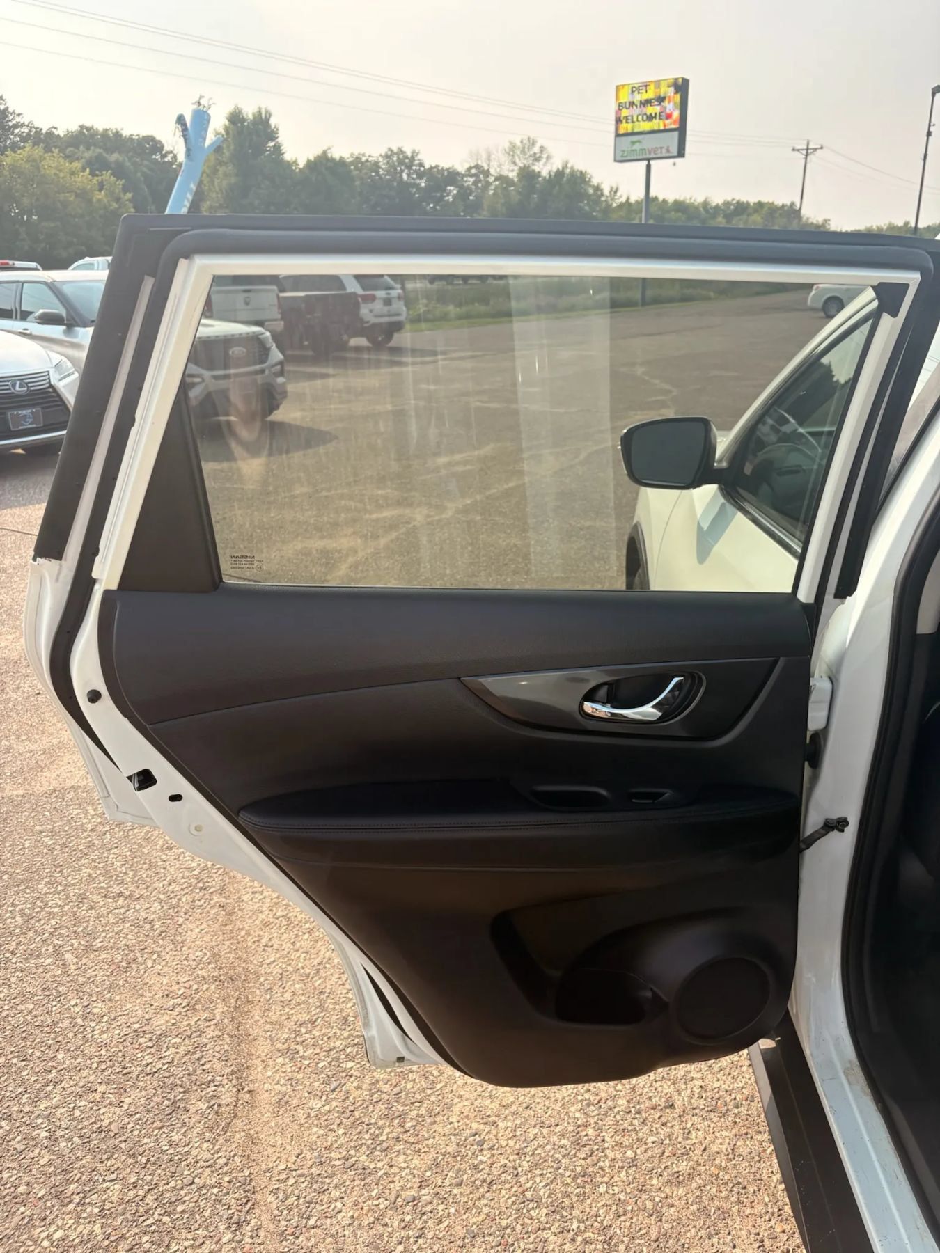 Used 2017 Nissan Rogue SV FWD image 40