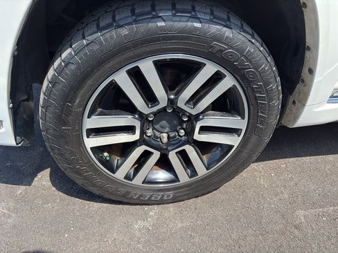 Used 2016 Toyota 4Runner Limited AWD/4WD image 3