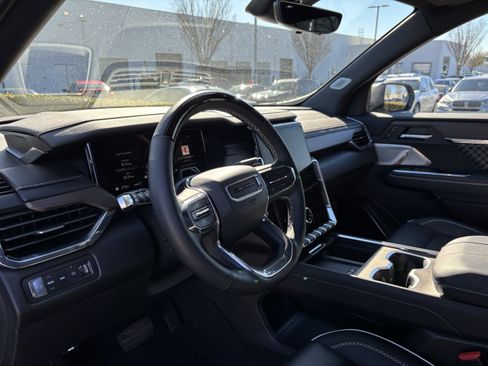 Used 2025 GMC Acadia Denali w/ Super Cruise Package image 16