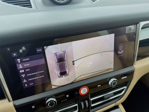 Certified 2026 Porsche Macan AWD/4WD image 18