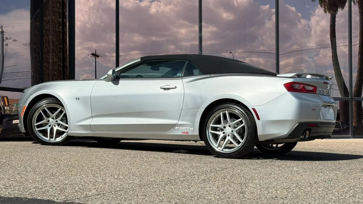 Used 2017 Chevrolet Camaro LT w/ RS Package RWD image 10