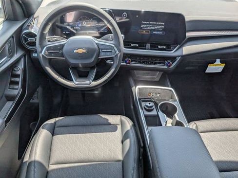 New 2026 Chevrolet Equinox LT w/ Convenience Package II FWD image 8