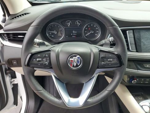 Used 2022 Buick Enclave Essence FWD image 19