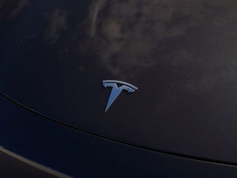 Used 2023 Tesla Model Y Long Range AWD/4WD image 12