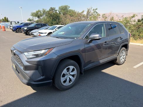 Used 2024 Toyota RAV4 LE AWD/4WD image 11