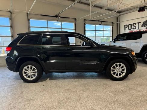 Used 2014 Jeep Grand Cherokee Laredo w/ 18" Wheel & 8.4" Radio Group AWD/4WD image 4