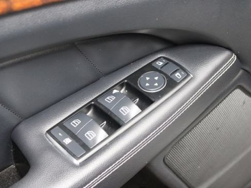 Used 2012 Mercedes-Benz CLS 550 4MATIC image 12