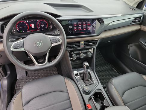 Used 2024 Volkswagen Taos SEL image 8