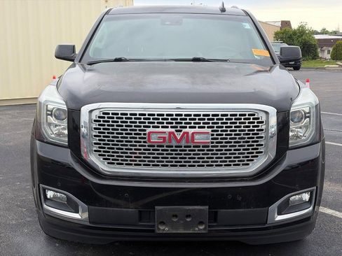 Used 2017 GMC Yukon SLT AWD/4WD image 2