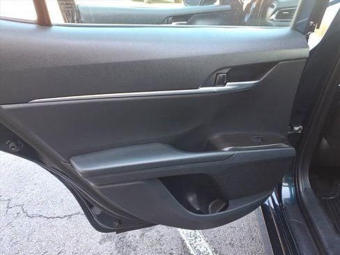 Used 2021 Toyota Camry LE image 19