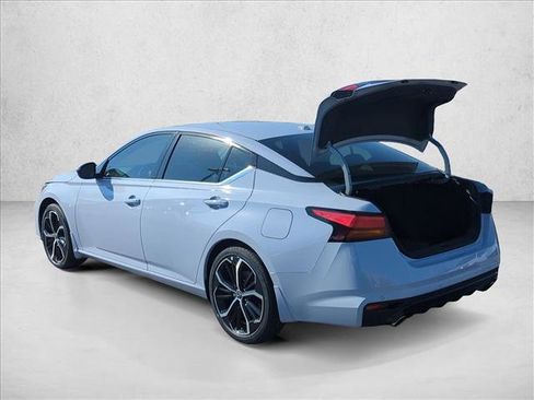 New 2025 Nissan Altima 2.5 SR image 8