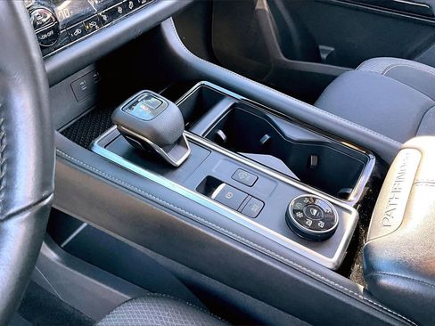 Certified 2022 Nissan Pathfinder SV image 18