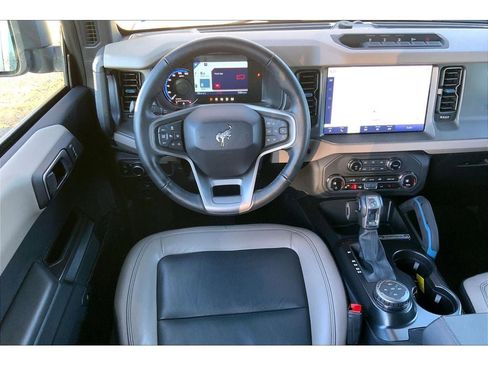 Used 2024 Ford Bronco Wildtrak image 6