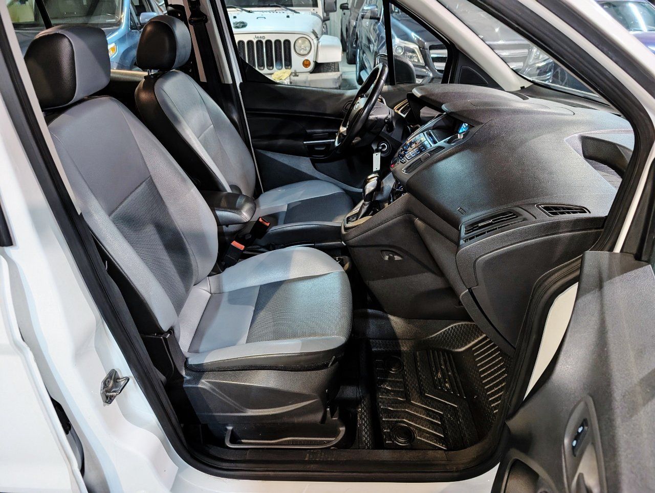 Used 2018 Ford Transit Connect XL FWD image 30