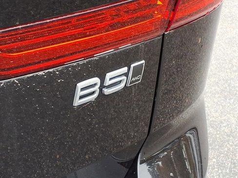 Used 2024 Volvo XC60 B5 Plus image 6