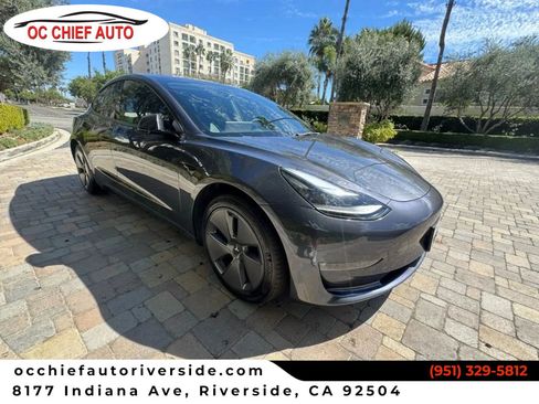 Used 2023 Tesla Model 3 Standard Range image 1