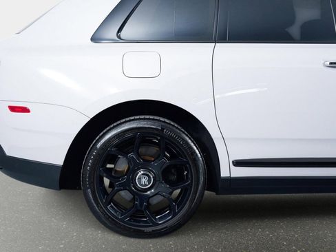 Used 2024 Rolls-Royce Cullinan Black Badge image 20