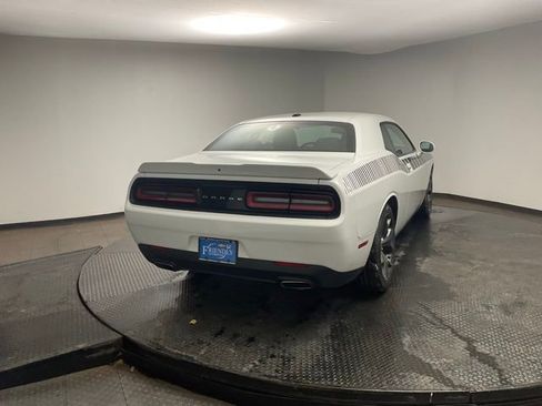 Used 2018 Dodge Challenger SXT w/ Driver Convenience Group image 8