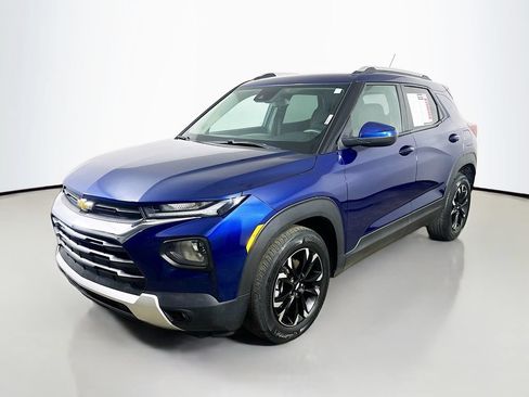 Used 2023 Chevrolet TrailBlazer LT FWD image 3
