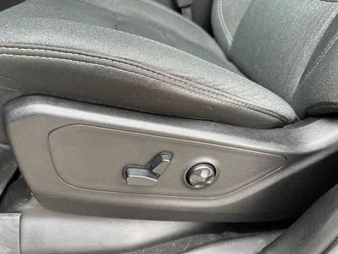 Used 2019 RAM 1500 Big Horn AWD/4WD image 5
