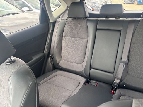 Used 2025 Kia Seltos S image 40