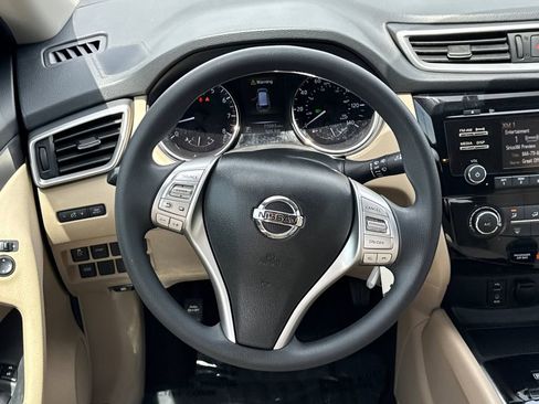 Used 2016 Nissan Rogue S w/ Appearance Package FWD image 24
