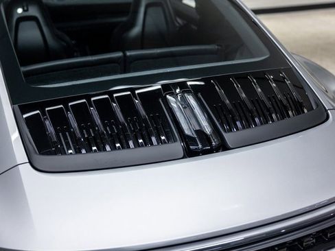 Used 2025 Porsche 911 Carrera image 19