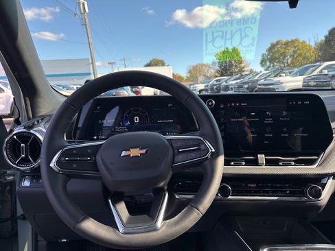 New 2026 Chevrolet Equinox LT w/ Convenience Package II image 12