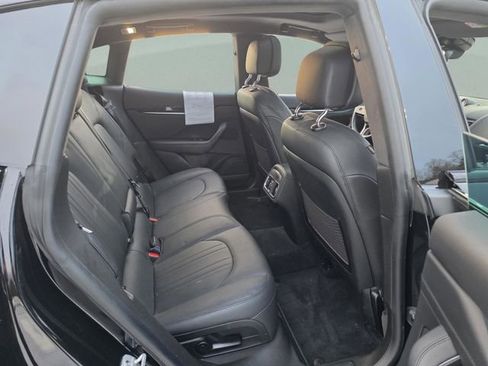 Used 2018 Maserati Levante image 25