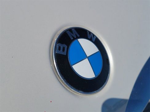 Used 2024 BMW X4 xDrive30i w/ Parking Assistance Package image 9