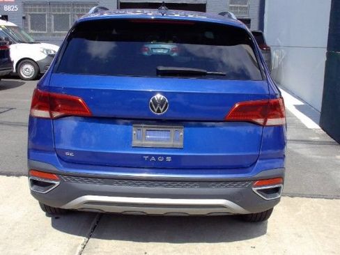 Used 2024 Volkswagen Taos SE FWD image 11