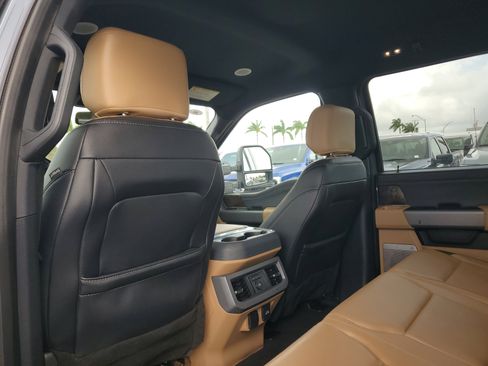 Used 2023 Ford F350 Lariat w/ Lariat Ultimate Package AWD/4WD image 11