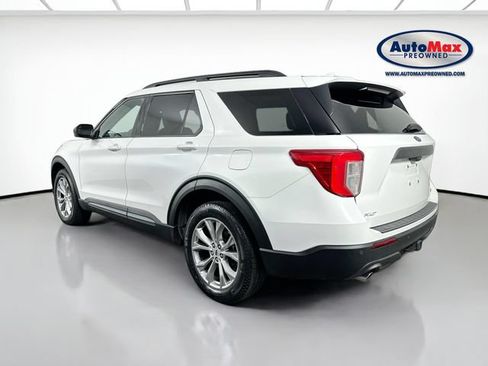 Used 2023 Ford Explorer XLT w/ Equipment Group 202A AWD/4WD image 6