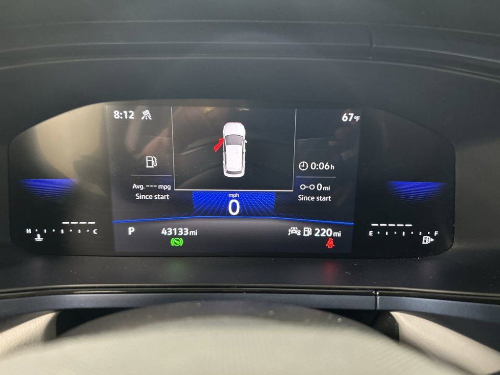Certified 2024 Volkswagen Taos SE w/ Panoramic Sunroof Package AWD/4WD image 13