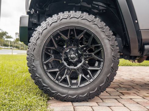 Used 2017 Jeep Wrangler Unlimited Sport w/ Quick Order Package 24S AWD/4WD image 15